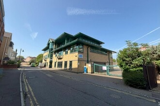 Fox Ln N, Chertsey to rent Building Photo- Image 2 of 5