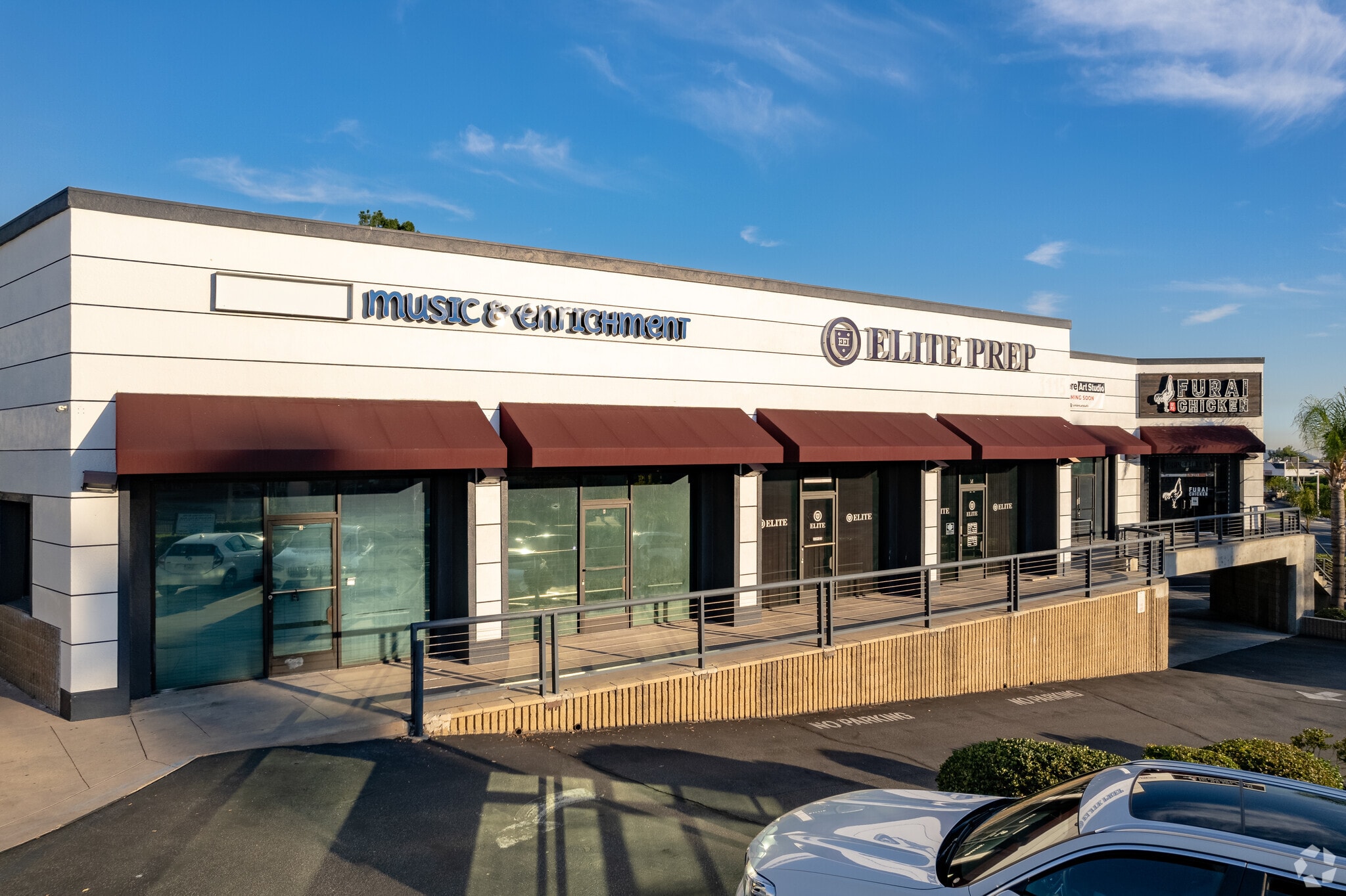 3115 Foothill Blvd, La Crescenta, CA to rent Primary Photo- Image 1 of 10