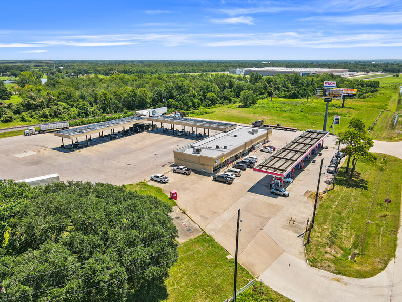 5168 NE I 10 Frontage Rd, Sealy, TX for sale - Building Photo - Image 3 of 5