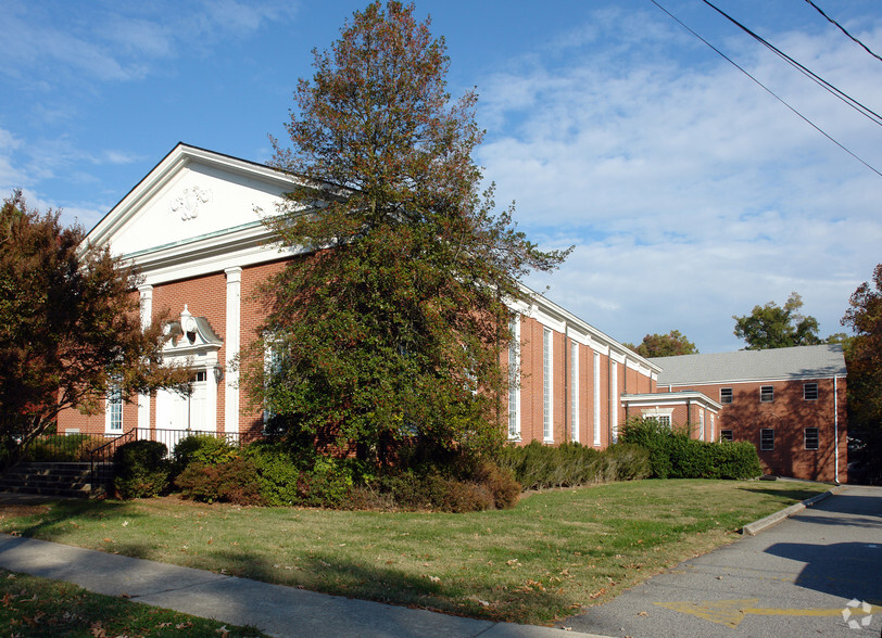 908 Westover Ter, Greensboro, NC for sale - Primary Photo - Image 1 of 1