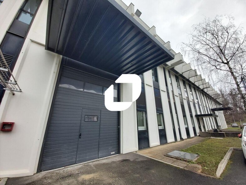 Light Industrial in Rungis to rent - Building Photo - Image 3 of 6