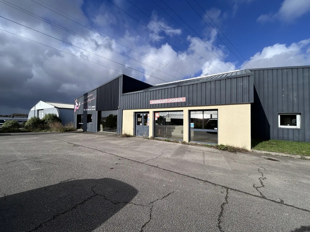 Location Local d'activités 252 m² - Photo 1