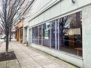 1010 NW Flanders St, Portland, OR to rent Building Photo- Image 1 of 2
