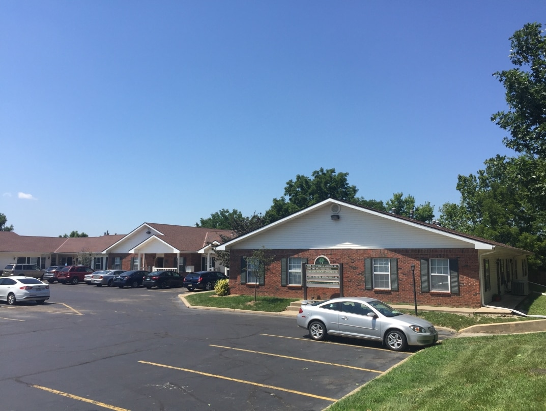 5722-5756 N Broadway St, Kansas City, MO to rent Primary Photo- Image 1 of 10