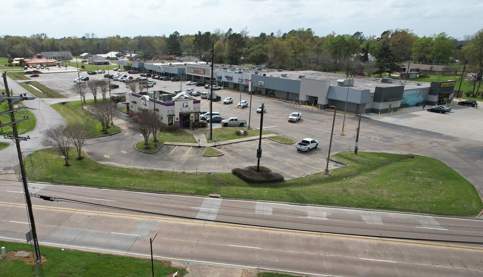 352-363 Moreau St, Marksville, LA for rent - Building Photo - Image 3 of 5