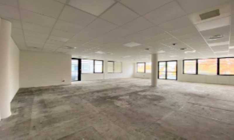 8 Place Berthe Morisot, Saint-Priest to rent - Interior Photo - Image 2 of 4