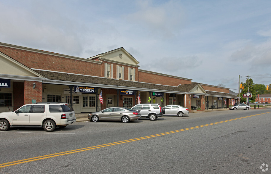 100-118 S Main St, Stanley, NC for rent - Building Photo - Image 2 of 7