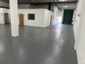 42 Bone Ln, Newbury to rent Interior Photo- Image 2 of 7