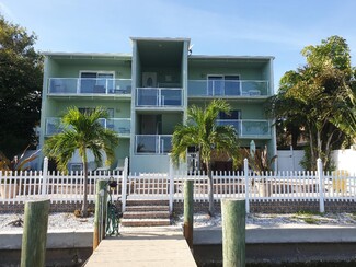 More details for 125 110th Ave, Treasure Island, FL - Residential for Sale