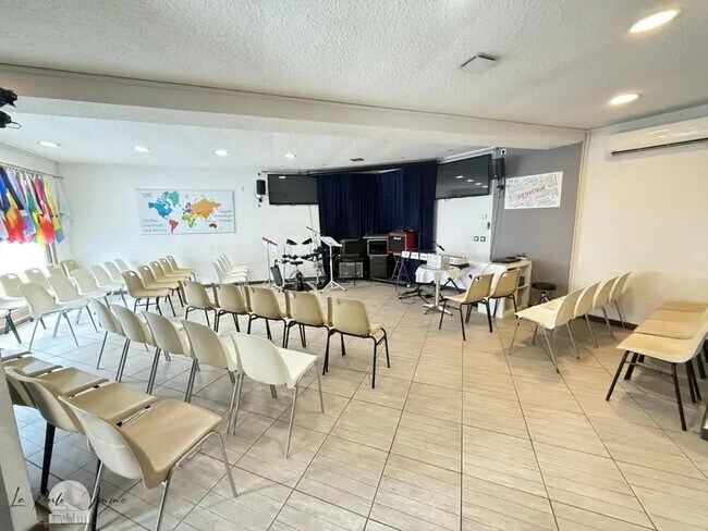 Location Commerce 120 m²