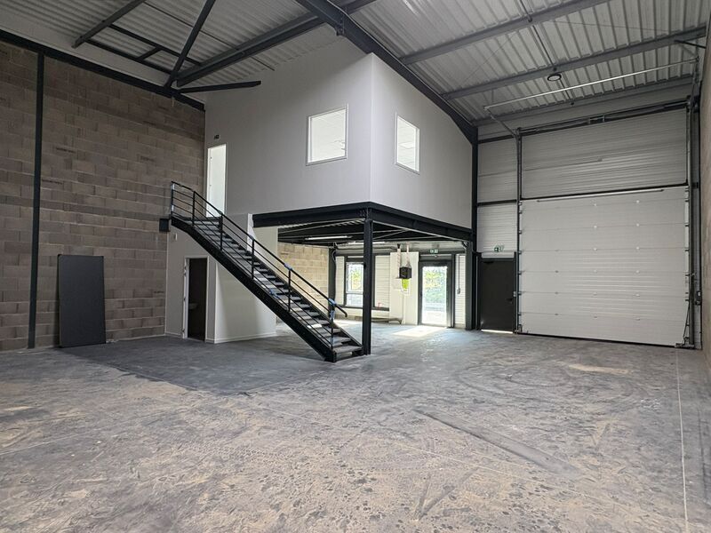 Route De Chasselay, Lissieu to rent Building Photo- Image 1 of 9