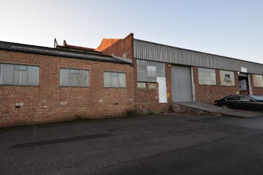 Tiling Way, Wembley to rent Primary Photo- Image 1 of 4