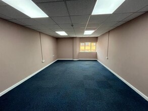 Bolingbroke Rd, Louth to rent Interior Photo- Image 2 of 9