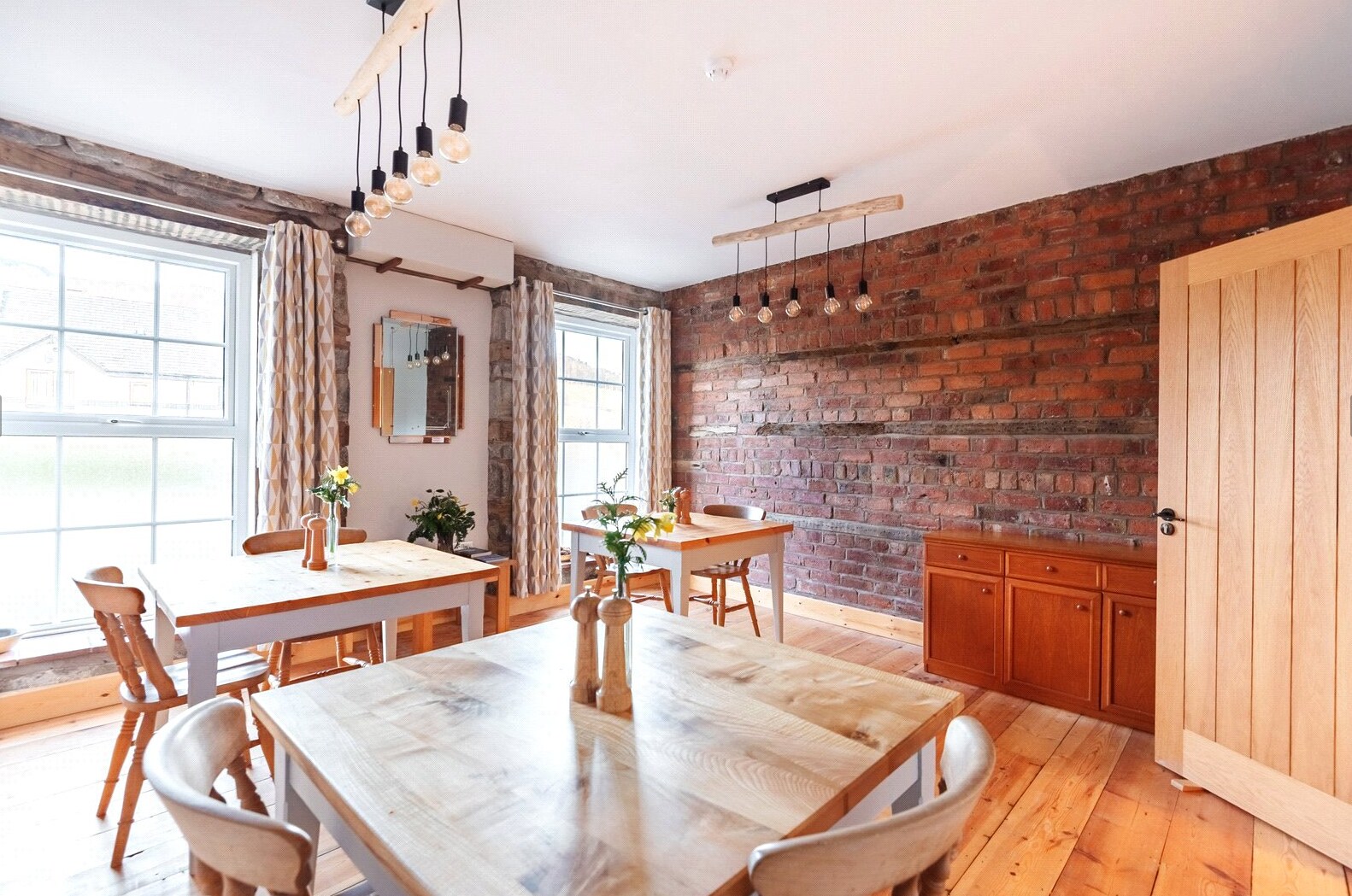 Hospitality Property for Sale in Cambrian House Carno, Ffordd Y Castell ...
