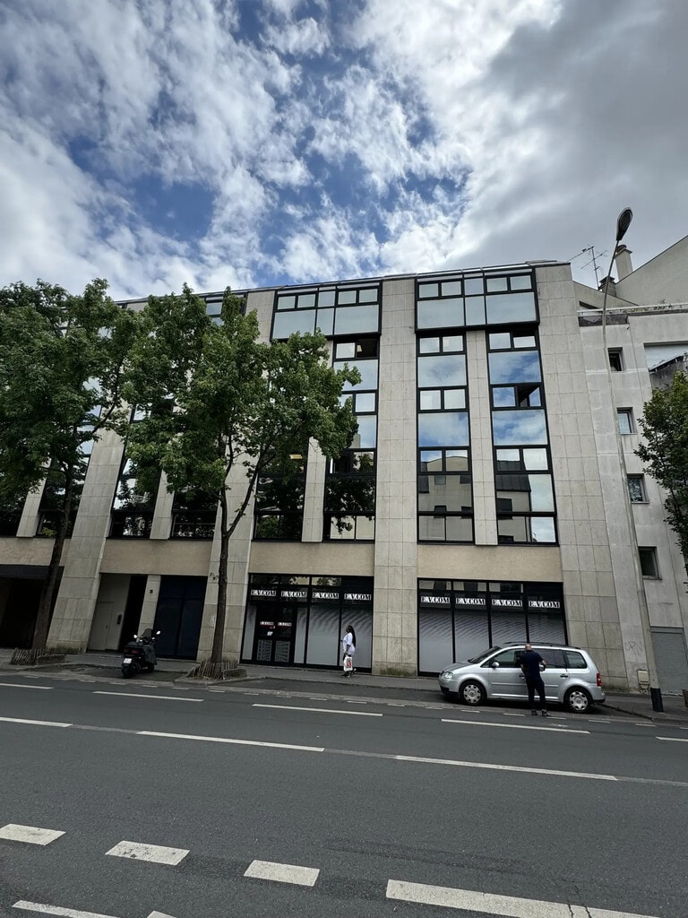 Vente Bureaux 240 m² - Photo 1