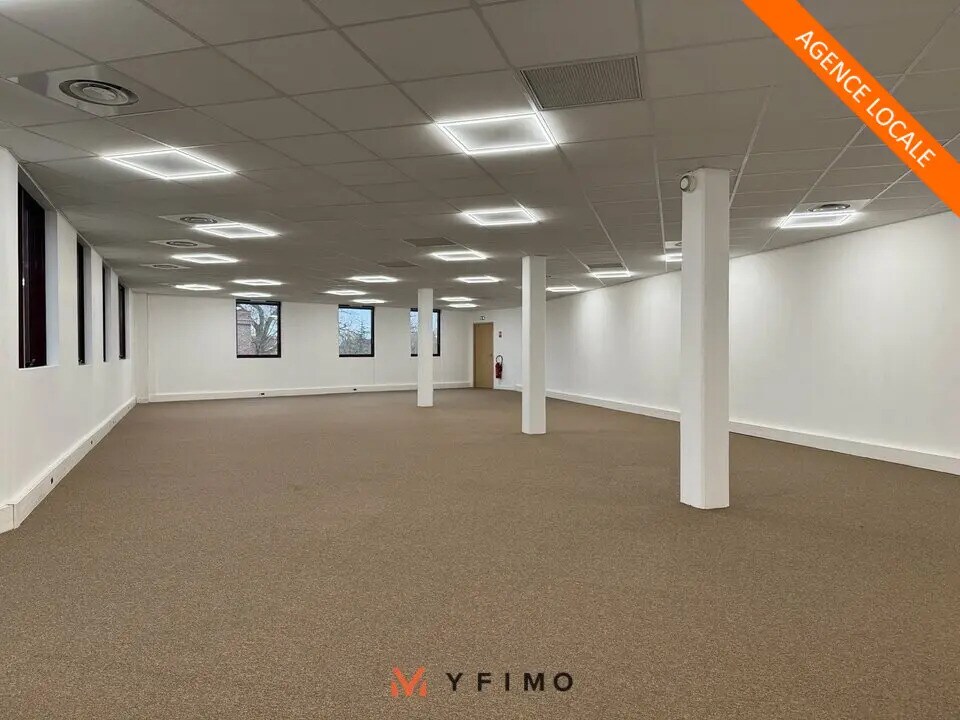 Location Bureaux 250 m² - Photo 1