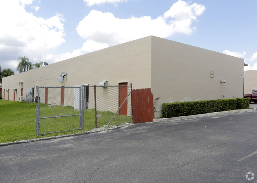 991 S State Road 7, Fort Lauderdale, FL for rent - Building Photo - Image 3 of 4