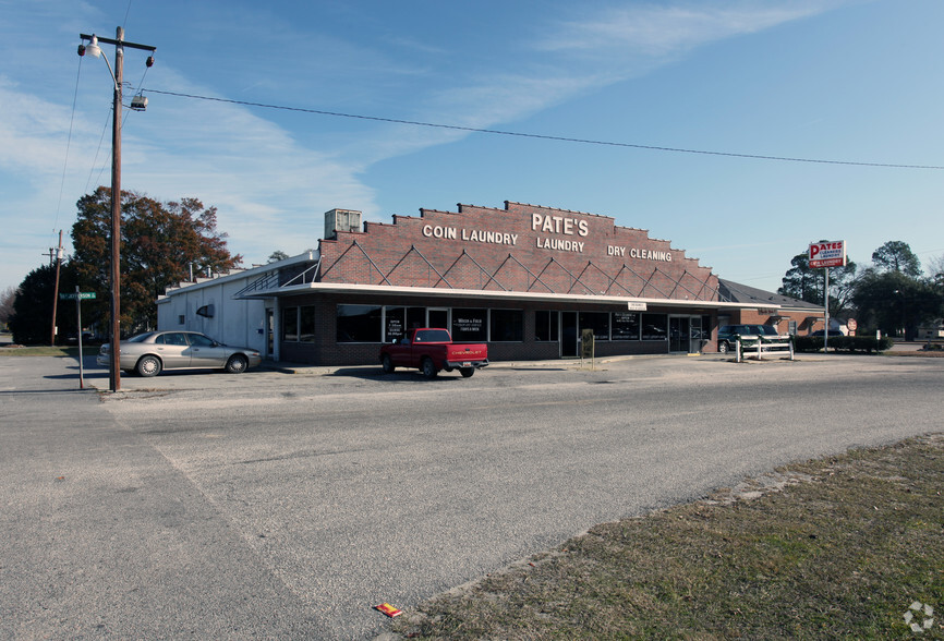 101 E Jefferson St, Dillon, SC for rent - Primary Photo - Image 1 of 2