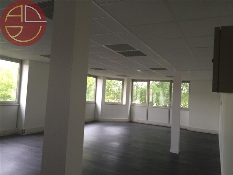 Office in Labège to rent - Interior Photo - Image 2 of 4