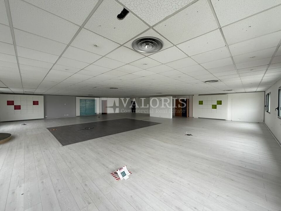 1111 Chemin De La Bruyère, Limonest to rent Interior Photo- Image 1 of 14