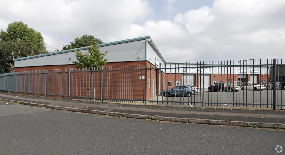 Great Western Clos, Birmingham to rent - Building Photo - Image 2 of 5