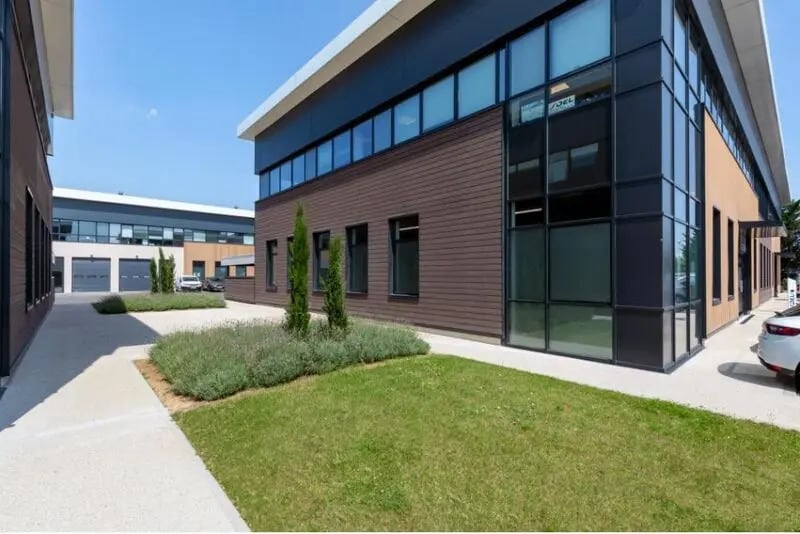 Office in Gennevilliers to rent - Building Photo - Image 3 of 8