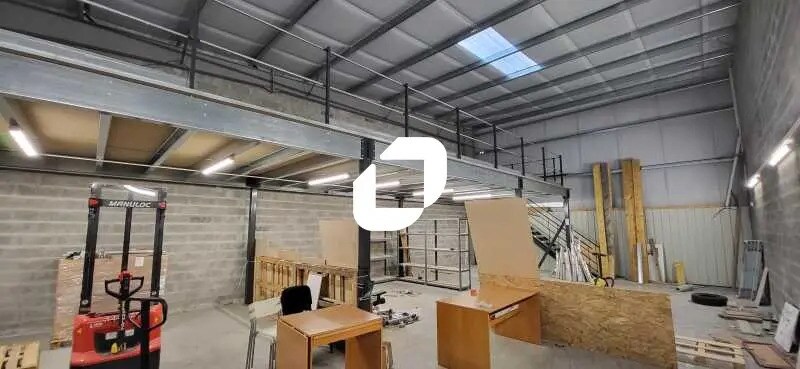 Office in Mérignac to rent - Interior Photo - Image 2 of 13