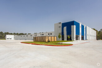 8903 Warehouse Center Dr, Humble, TX for rent Building Photo- Image 1 of 7