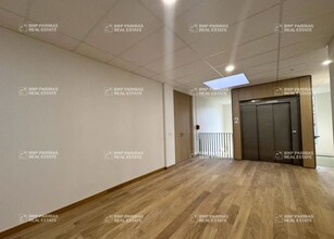 Office in Limonest to rent Interior Photo- Image 1 of 9