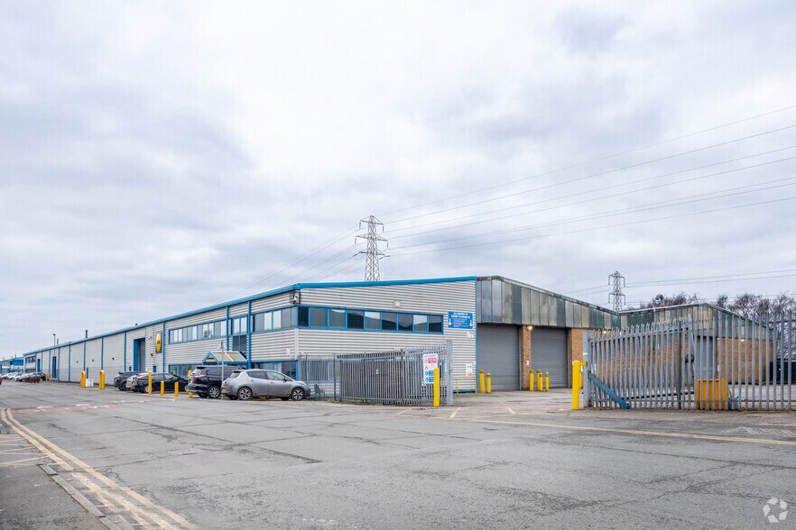 Shaw St, West Bromwich to rent - Building Photo - Image 2 of 2