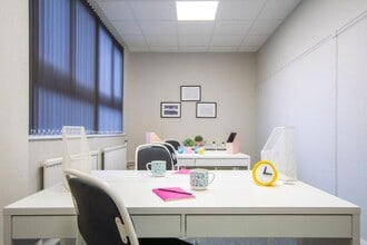 Wilsons Park, Manchester to rent Interior Photo- Image 2 of 4