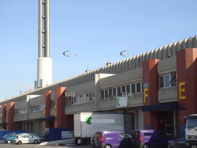 Office in Saint-Ouen-sur-Seine to rent - Building Photo - Image 3 of 8