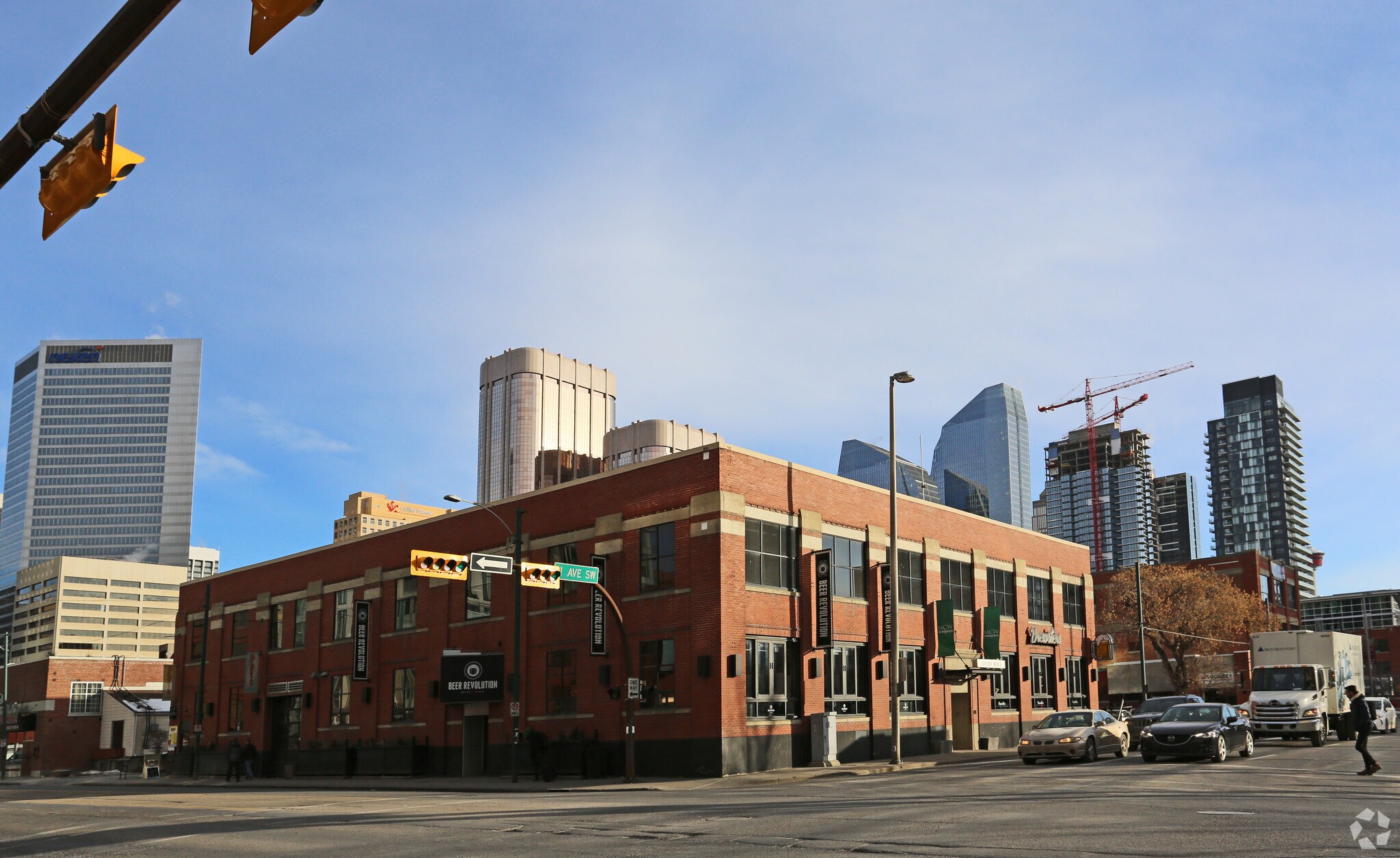 902 11th Ave SW, Calgary, AB to rent Primary Photo- Image 1 of 5