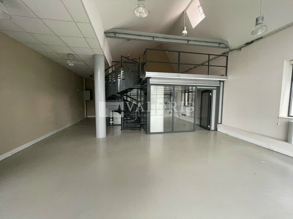 Office in Lyon to rent Interior Photo- Image 1 of 6