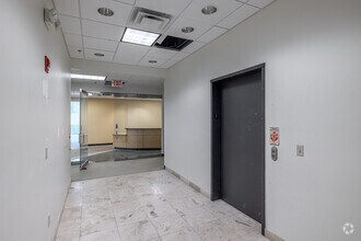 2700 SE S St, Bentonville, AR to rent Interior Photo- Image 2 of 7