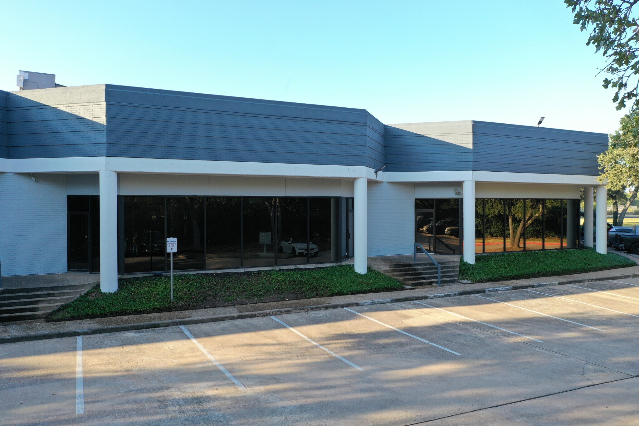 5321 Industrial Oaks Blvd, Austin, TX to rent Building Photo- Image 1 of 8