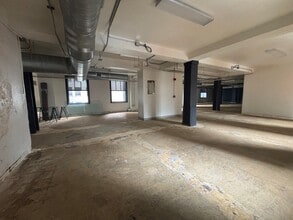 235-239 4th Ave, Pittsburgh, PA to rent Building Photo- Image 1 of 5