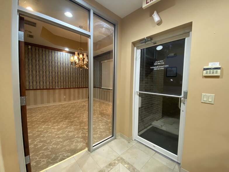 6282 Dupont Station Ct, Jacksonville, FL for rent - Building Photo - Image 3 of 13