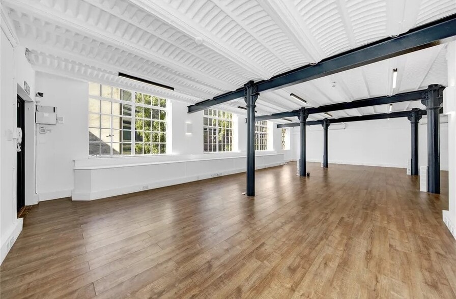 18 East Tenter St, London to rent - Interior Photo - Image 3 of 10