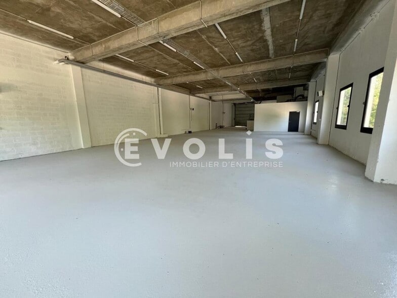 1 Rue Des Vergers, Limonest to rent - Interior Photo - Image 3 of 21
