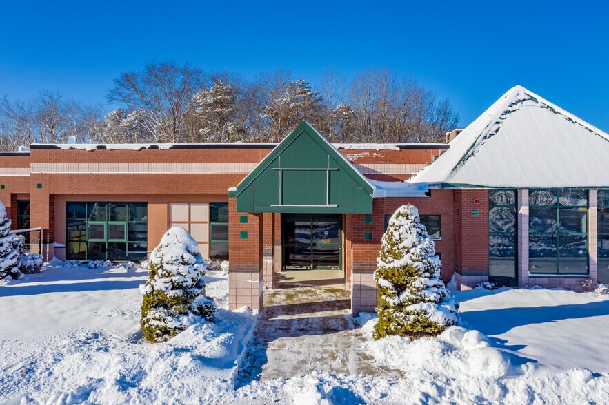 51 Technology Way, West Greenwich, RI to rent - Building Photo - Image 2 of 28