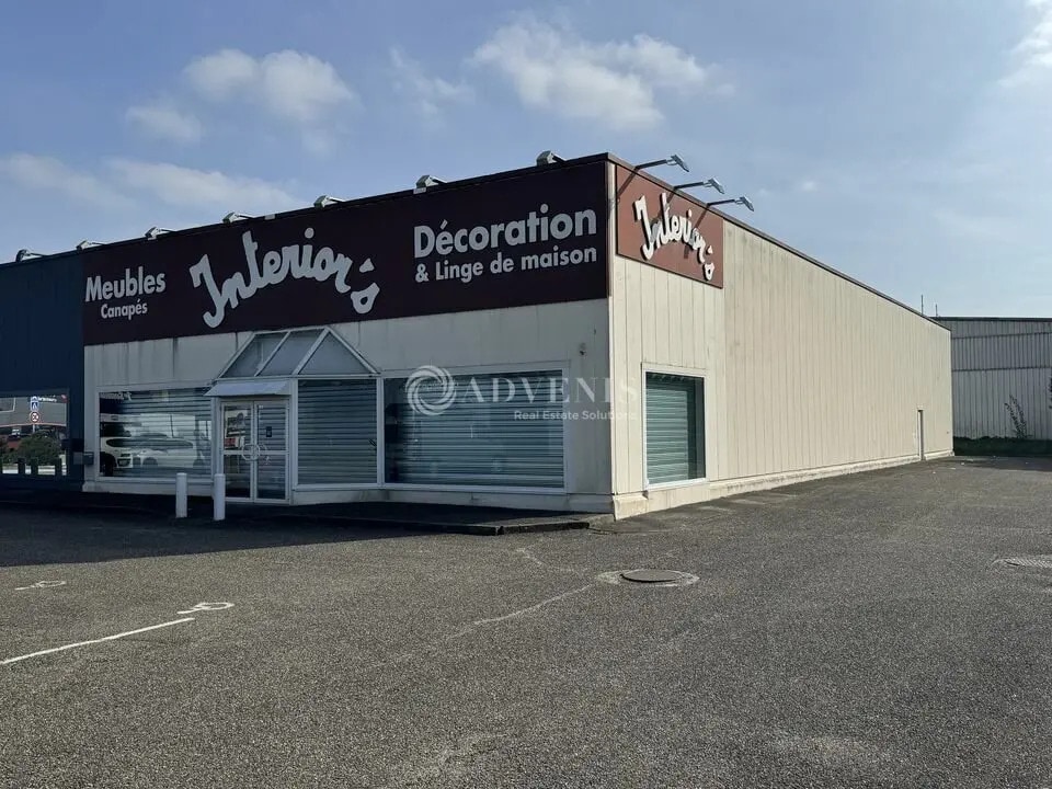 Retail in Vendenheim to rent Primary Photo- Image 1 of 9