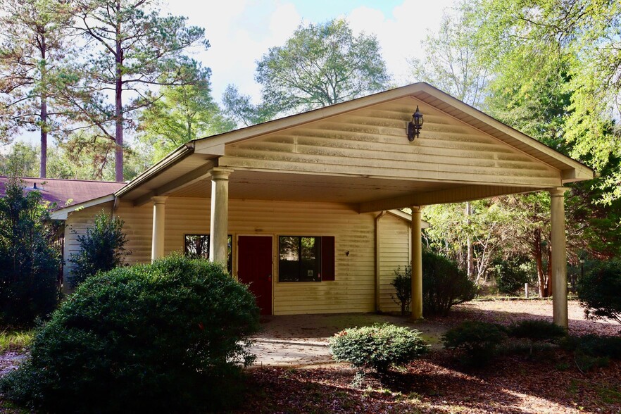 182 Roberts St W, Salley, SC for sale - Primary Photo - Image 1 of 17