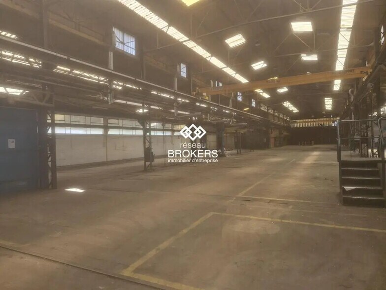 Industrial in Meaux to rent - Building Photo - Image 2 of 9