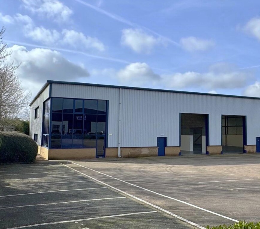Enterprise Way, Evesham to rent Primary Photo- Image 1 of 5