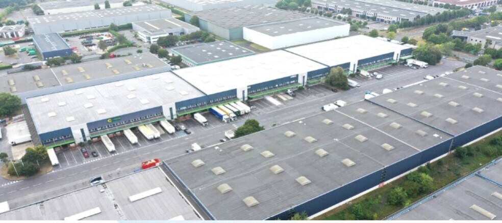 Office in SAINT-OUEN-L'AUMONE to rent - Aerial - Image 1 of 3
