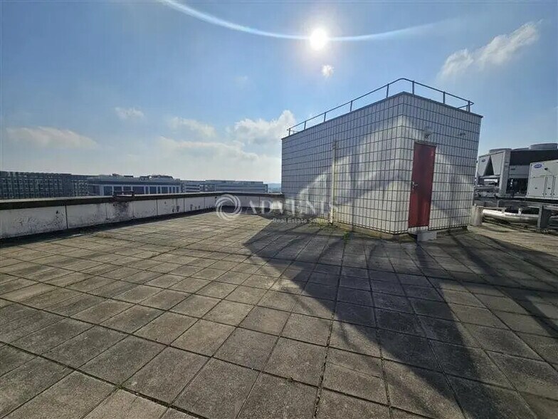 Office in Fontenay-sous-Bois to rent - Building Photo - Image 3 of 12