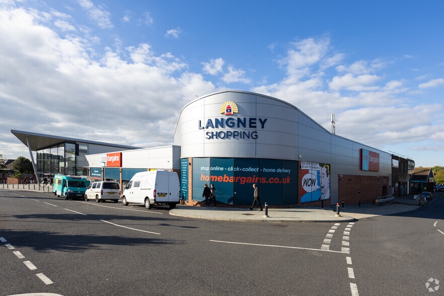 Kingfisher Dr, Eastbourne to rent - Building Photo - Image 2 of 5