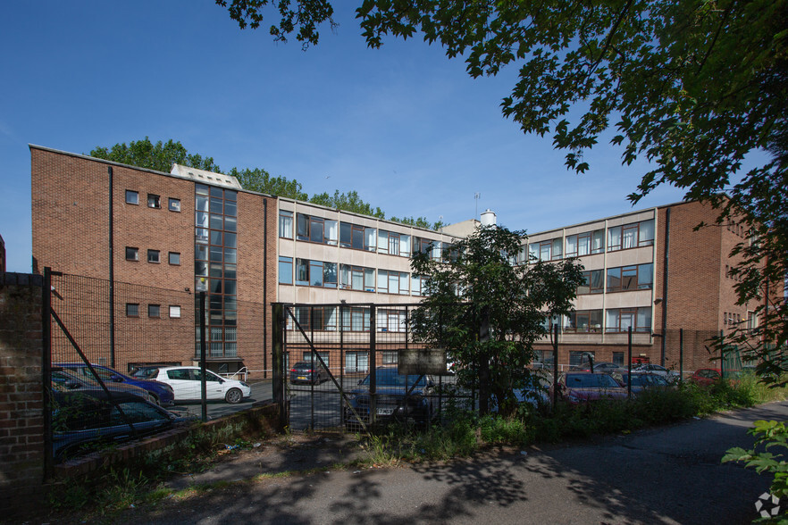 Bath Ave, Wolverhampton for rent - Building Photo - Image 1 of 1