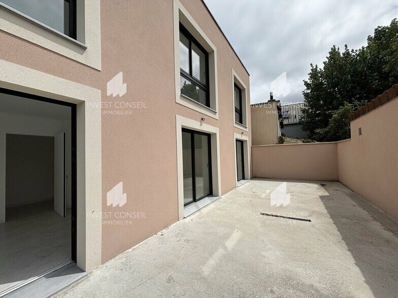 8 Rue Du Pont De Baillet, Baillet-en-France to rent - Building Photo - Image 2 of 11